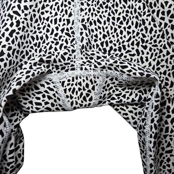 Lululemon Real Quick Tight - Miss Mosaic White / Posey - Picture 10 of 11